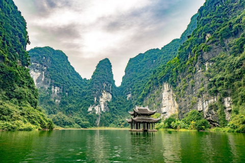 Ninh Binh Day Tour from Ha Noi: Tam Coc Boat Ride