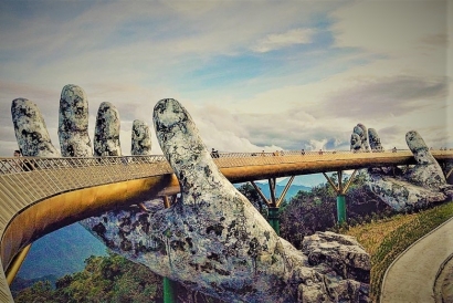 Da Nang Shore Excursions – Golden Bridge
